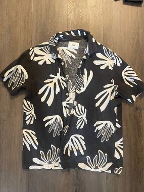 Folk Black Short-Sleeve Button-Up Shirt with White Floral Print